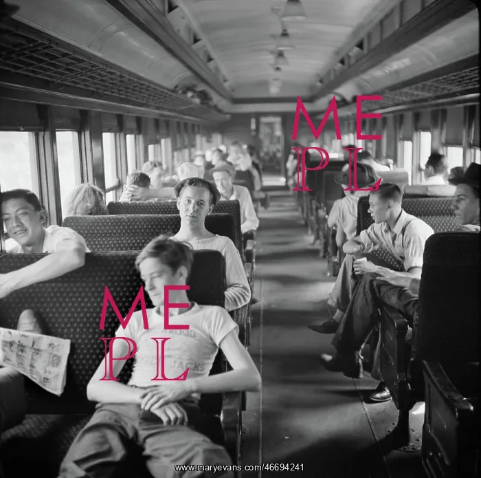 : People - Train - Transportation - Migrants : People - Train - Transportation - Migrants