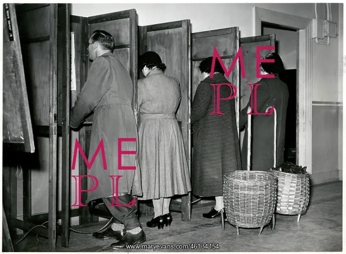 : People voting in the General Election 1955 : People voting in the General Election 1955