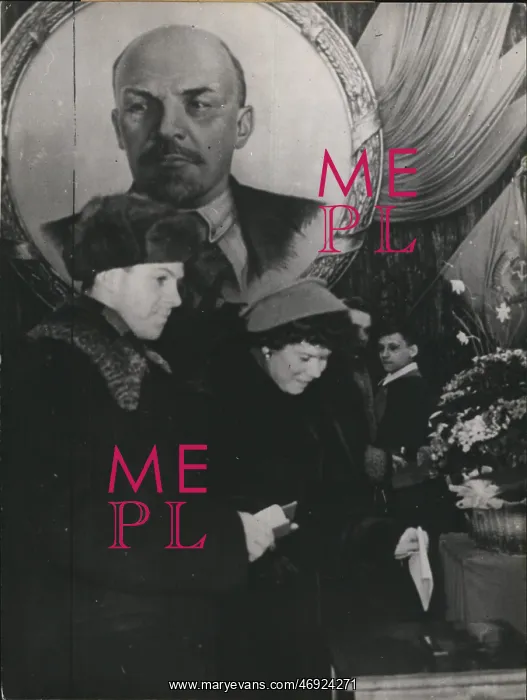 : People voting in Soviet Union under picture of Lenin : People voting in Soviet Union under picture of Lenin