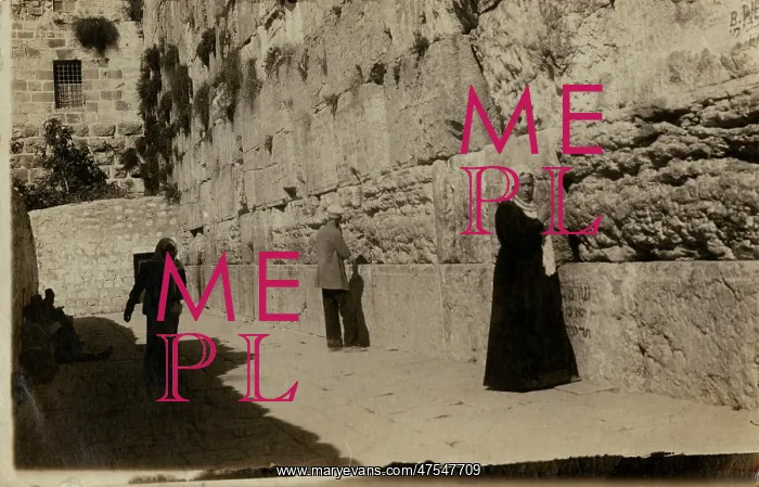  : People at the Wailing Wall, Jerusalem