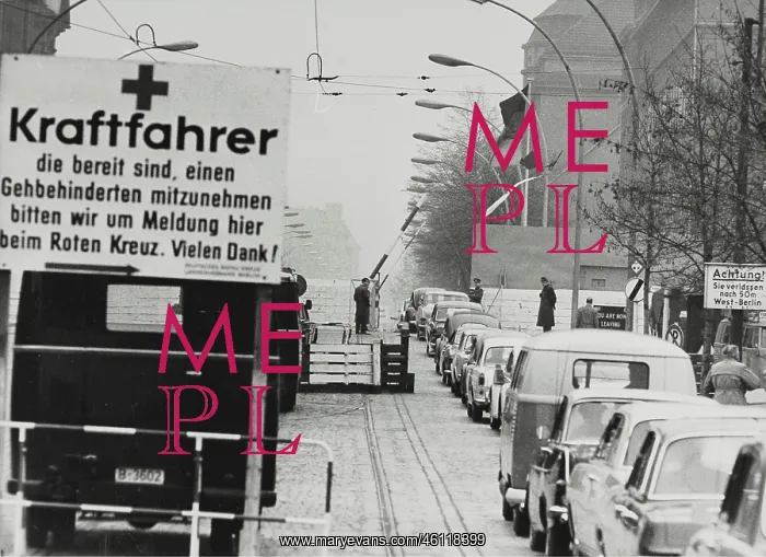 : People from West Berlin are allowed to visit their relat : People from West Berlin are allowed to visit their relat