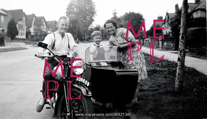 : People witha 139 BSA motorcycle & sidecar : People witha 139 BSA motorcycle & sidecar