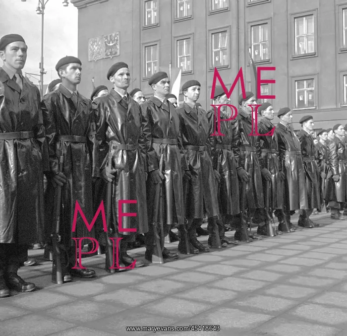 : Peoples Militia - paramilitary - armed workers : Peoples Militia - paramilitary - armed workers