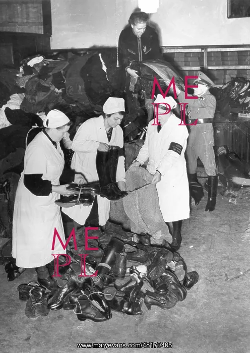 : People's Sacrifice fund-raising, 1945 : People's Sacrifice fund-raising, 1945