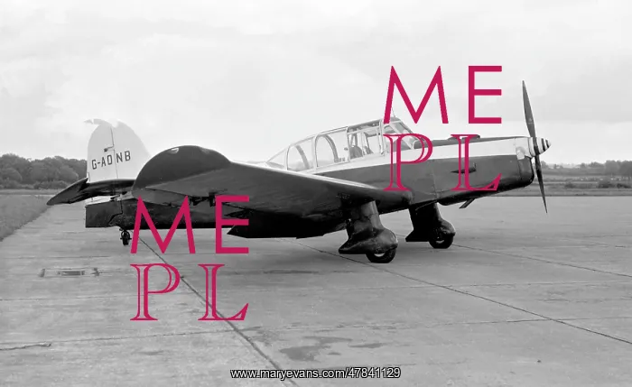 : Percival Prentice T.1 G-AONB : Percival Prentice T.1 G-AONB