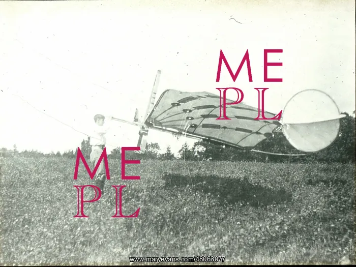 : Percy Pilcher holds the Bat in the breeze : Percy Pilcher holds the Bat in the breeze
