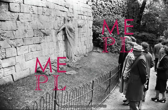 : Pere-Lachaise cemetery in Paris : Pere-Lachaise cemetery in Paris