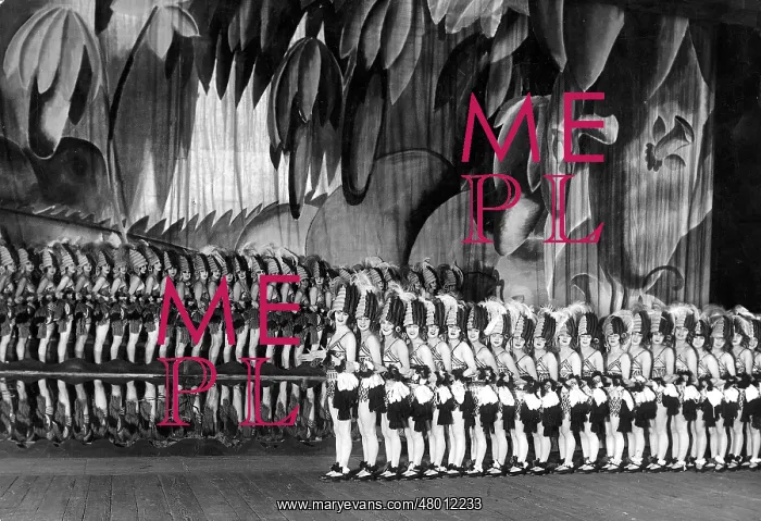 : Performance of the Tiller Girls in Berlin, 1925 : Performance of the Tiller Girls in Berlin, 1925