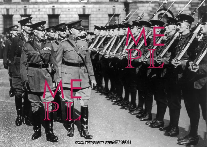 : Pershing Inspects British Honor Guard, 1921 : Pershing Inspects British Honor Guard, 1921