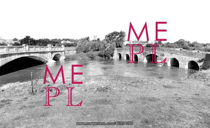  : Pershore, Old and New Bridge c1960