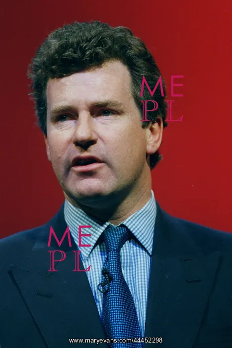  : Peter Ainsworth MP