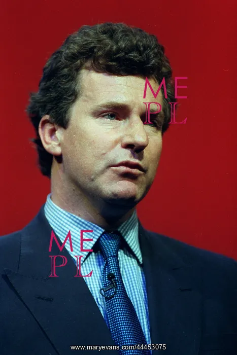  : Peter Ainsworth MP