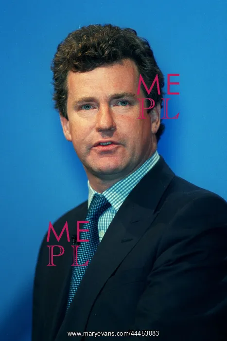  : Peter Ainsworth MP