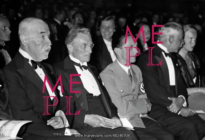 : Peter Raabe and Joseph Goebbels in the Berlin Philharmonie : Peter Raabe and Joseph Goebbels in the Berlin Philharmonie