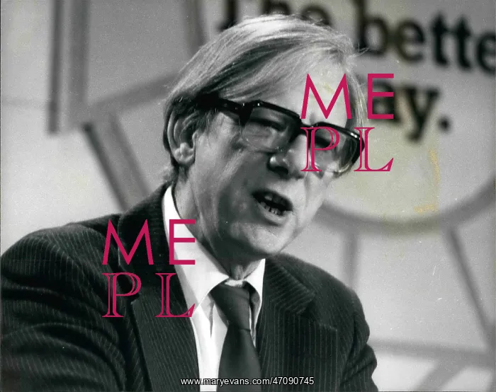 : Peter Shore, Labour politician, at press conference, London : Peter Shore, Labour politician, at press conference, London
