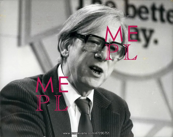 : Peter Shore, Labour politician, at press conference, London : Peter Shore, Labour politician, at press conference, London
