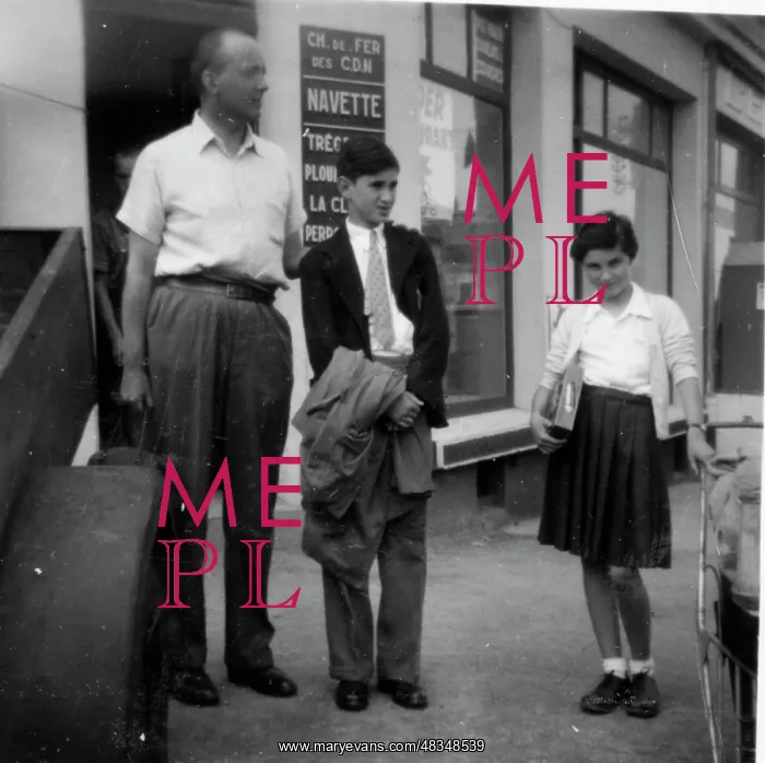 : Peter Thorneycroft and family at bus stop, Brittany, France : Peter Thorneycroft and family at bus stop, Brittany, France
