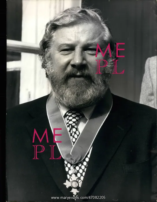 : Peter Ustinov, actor, at award ceremony, Paris : Peter Ustinov, actor, at award ceremony, Paris