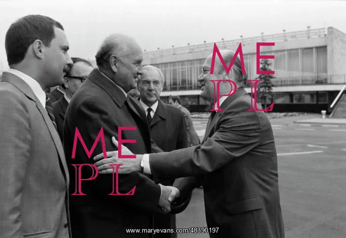: Peter Varkonyi Visits USSR : Peter Varkonyi Visits USSR
