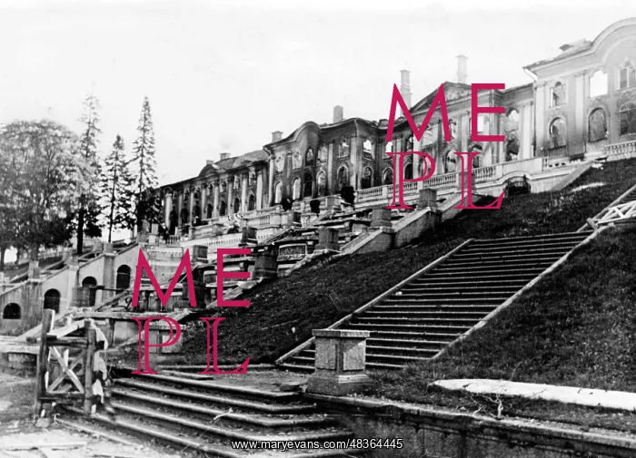 : Peterhof, 1941 : Peterhof, 1941