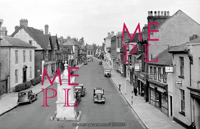  : Petersfield, High Street c1955
