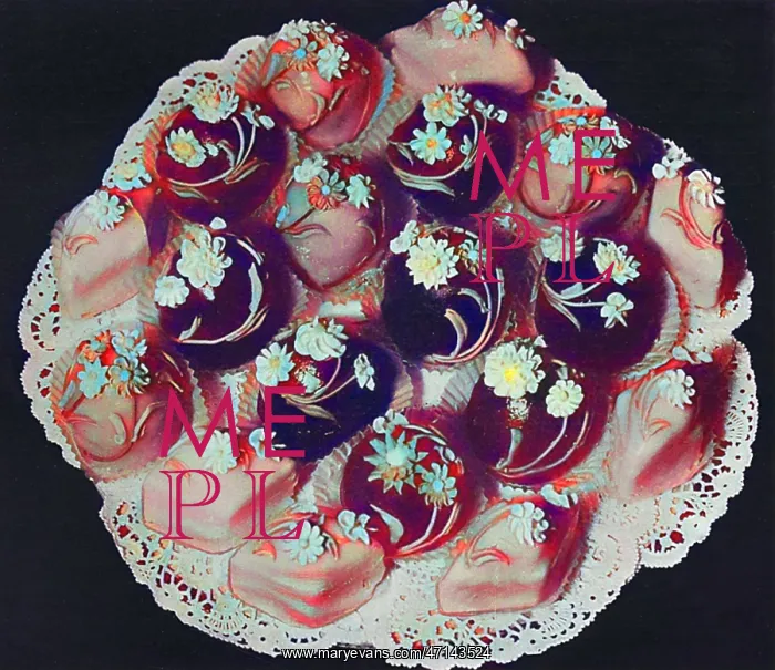  : Petits Fours Glace spread
