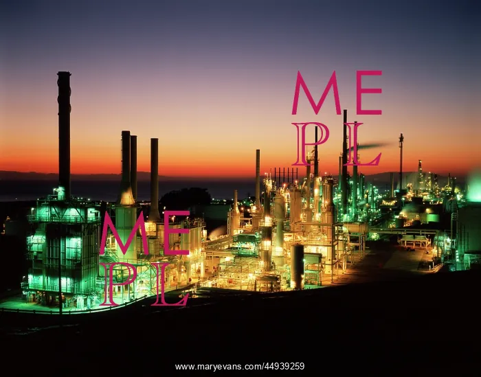 : Petrochemical Plant at Night : Petrochemical Plant at Night