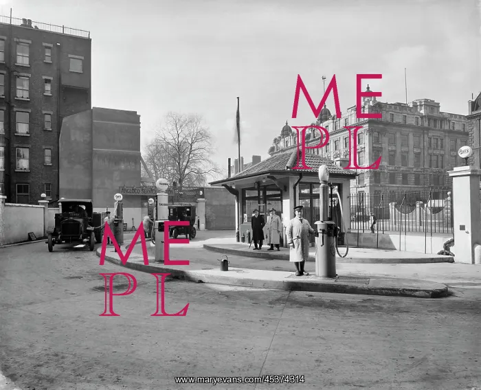 : Petrol station 1922 : Petrol station 1922