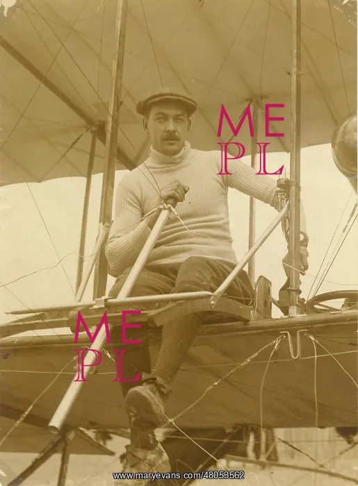 : De Petrovsky on his Somner Biplane : De Petrovsky on his Somner Biplane