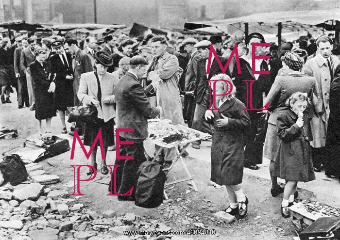 : Petticoat Lane haberdasher : Petticoat Lane haberdasher