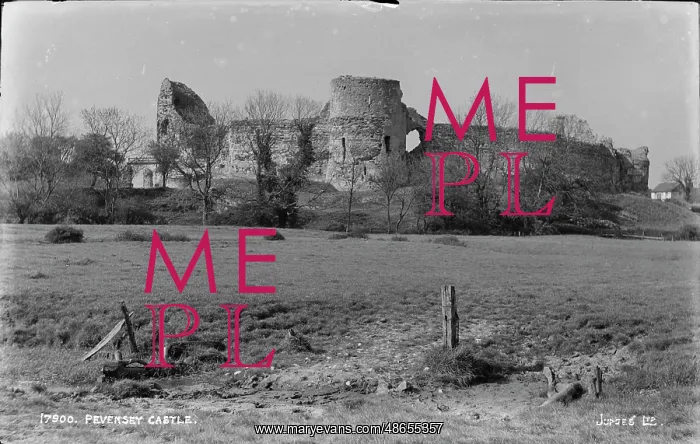 : Pevensey Castle Ruins : Pevensey Castle Ruins