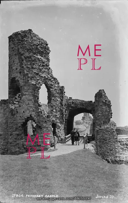 : Pevensey Castle Ruins : Pevensey Castle Ruins