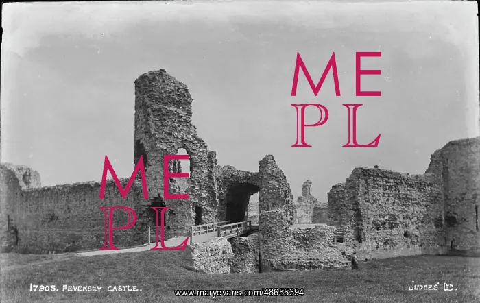 : Pevensey Castle Ruins : Pevensey Castle Ruins