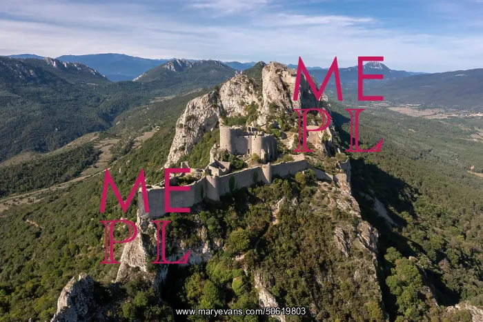 : Peyrepertuse Castle, Duilhac-sous-Peyrepertuse, Aude, France : Peyrepertuse Castle, Duilhac-sous-Peyrepertuse, Aude, France