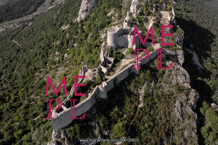 : Peyrepertuse Castle, Duilhac-sous-Peyrepertuse, Aude, France : Peyrepertuse Castle, Duilhac-sous-Peyrepertuse, Aude, France