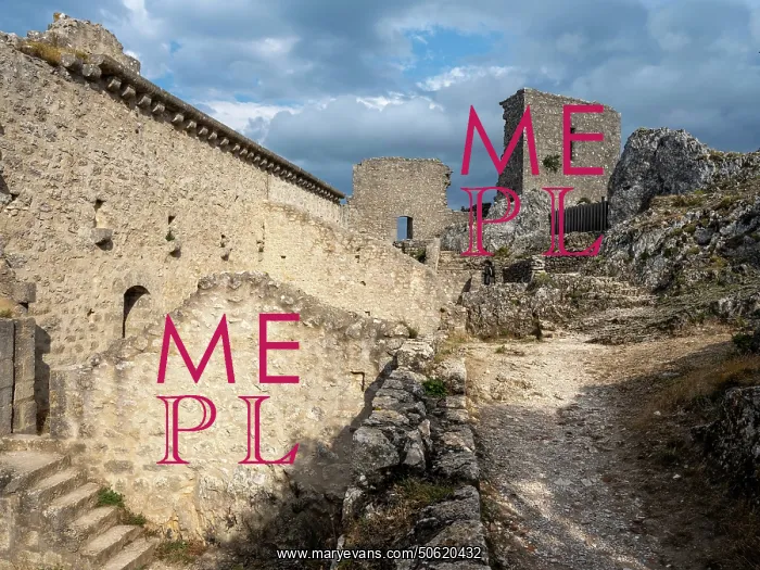: Peyrepertuse Castle, Duilhac-sous-Peyrepertuse, Aude, France : Peyrepertuse Castle, Duilhac-sous-Peyrepertuse, Aude, France