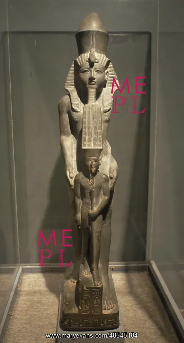 : Pharaoh Ramses IV next to god Amun. Egypt : Pharaoh Ramses IV next to god Amun. Egypt