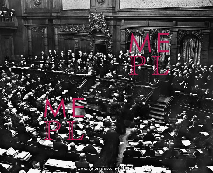 : Philipp Scheidemann speaks at a Reichstag session, 1913 : Philipp Scheidemann speaks at a Reichstag session, 1913