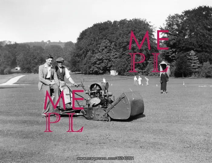 : PHOTO OF LAWN MOWER 1930 : PHOTO OF LAWN MOWER 1930