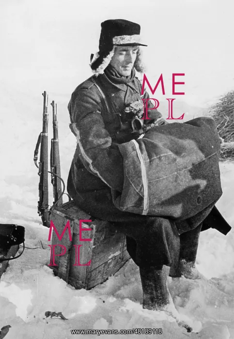 : Photo reporter on the Eastern front, 1942 : Photo reporter on the Eastern front, 1942