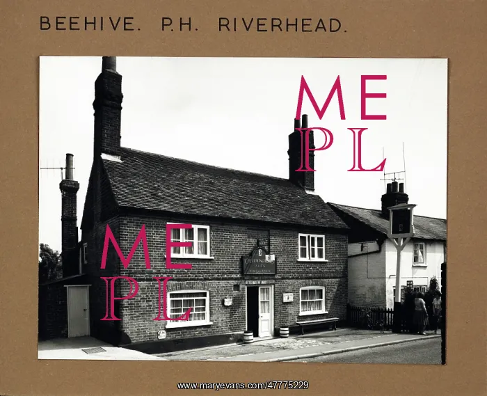 : Photograph of Beehive PH, Riverhead, Kent : Photograph of Beehive PH, Riverhead, Kent
