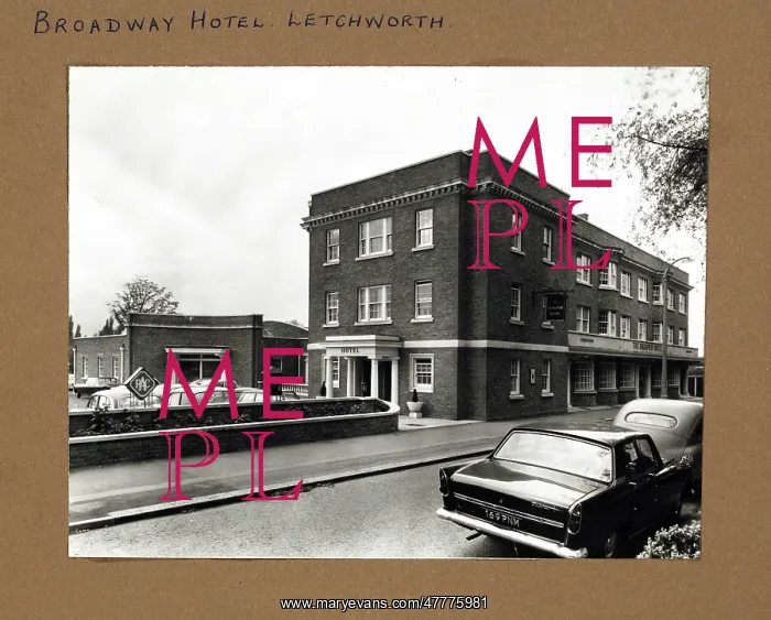 : Photograph of Broadway Hotel, Letchworth, Hertfordshire : Photograph of Broadway Hotel, Letchworth, Hertfordshire
