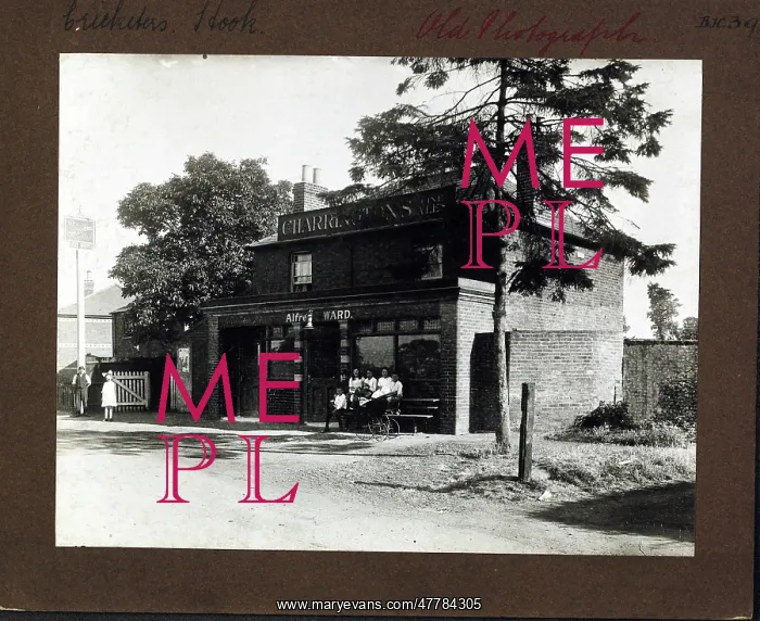 : Photograph of Cricketers PH, Hook, Surrey : Photograph of Cricketers PH, Hook, Surrey