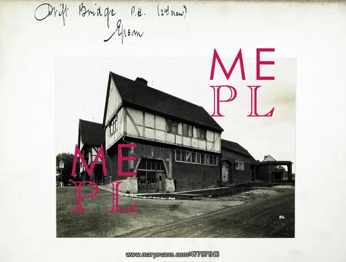 : Photograph of Drift Bridge PH, Epsom, Surrey : Photograph of Drift Bridge PH, Epsom, Surrey