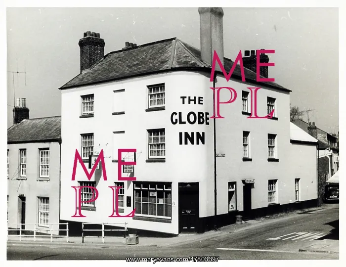 : Photograph of Globe Inn, Honiton, Devon : Photograph of Globe Inn, Honiton, Devon