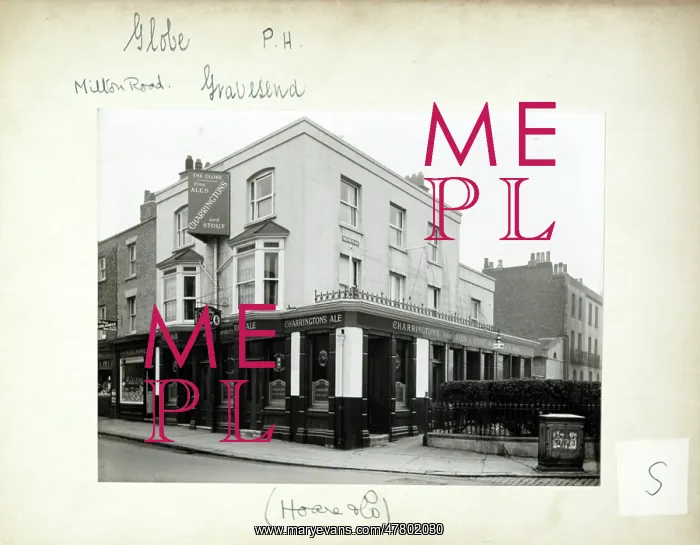 : Photograph of Globe PH, Gravesend, Kent : Photograph of Globe PH, Gravesend, Kent