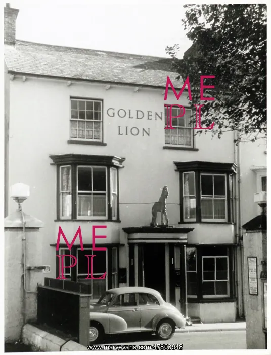 : Photograph of Golden Lion PH, Seaton, Devon : Photograph of Golden Lion PH, Seaton, Devon