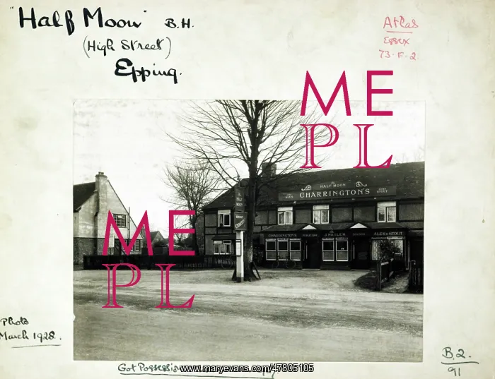 : Photograph of Half Moon PH, Epping, Essex : Photograph of Half Moon PH, Epping, Essex