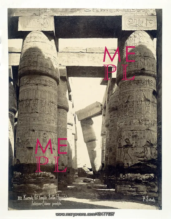  : Photograph of Hypostyle hall at