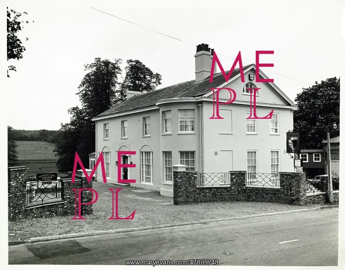 : Photograph of Marchmont Arms, Piccotts End, Hertfordshire : Photograph of Marchmont Arms, Piccotts End, Hertfordshire